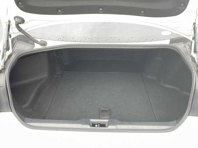 トヨタ クラウン ハイブリッド G－エグゼクティブ Four 山形県 2019(平31)年 13.3万km ホワイトパールクリスタルシャイン Toyota Safety Sense /・プリクラッシュセーフティ/・レーンディパーチャーアラート/・オートマチックハイビーム/・レーダークルーズコントロール/純正マルチナビ/（フルセグ.BD.BT.MSV.USB.Miracast）/全方位カメラ/デジタルインナーミラー/純正エンジンスターター/全席パワーシート（D席メモリ機能付）/全席シートヒーター/前席エアシート/革巻きステアリング/パドルシフト/ステアリングスイッチ/電動リアサンシェード/純正ドライブレコーダー/ビルトインETC/LEDヘッドライト/フォグランプ/フロアマット/ドアバイザー/スマートキー/プッシュスタート