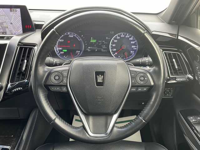 トヨタ クラウン ハイブリッド G－エグゼクティブ Four 山形県 2019(平31)年 13.3万km ホワイトパールクリスタルシャイン Toyota Safety Sense /・プリクラッシュセーフティ/・レーンディパーチャーアラート/・オートマチックハイビーム/・レーダークルーズコントロール/純正マルチナビ/（フルセグ.BD.BT.MSV.USB.Miracast）/全方位カメラ/デジタルインナーミラー/純正エンジンスターター/全席パワーシート（D席メモリ機能付）/全席シートヒーター/前席エアシート/革巻きステアリング/パドルシフト/ステアリングスイッチ/電動リアサンシェード/純正ドライブレコーダー/ビルトインETC/LEDヘッドライト/フォグランプ/フロアマット/ドアバイザー/スマートキー/プッシュスタート