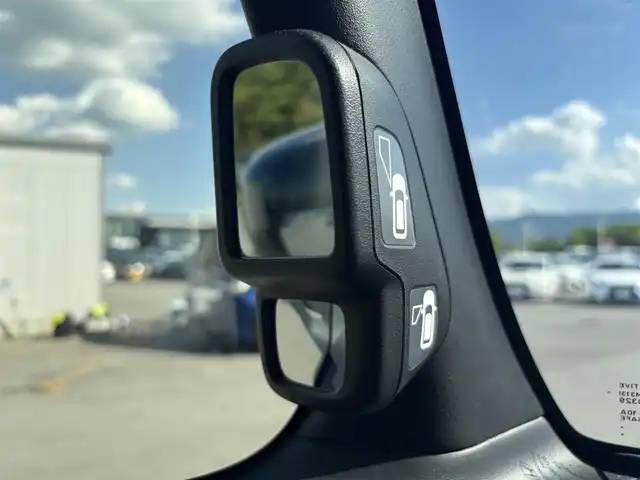 ホンダ Ｎ ＢＯＸ カスタム G L ホンダセンシング 奈良県 2018(平30)年 5.6万km クリスタルブラックパール 社外ＳＤナビ（ＺＤＲ－０１２）/フルセグ/Ｂｌｕｅｔｏｏｔｈ/ＣＤ／ＤＶＤ/ＵＳＢ入力端子/バックカメラ/ビルトインETC/前方ドライブレコーダー/スペアキー/クルーズコントロール/追従走行/純正フロアマット/両側パワースライドドア/ABS/レーンキープアシスト/オートライト/ヘッドライト（LED）/衝突被害軽減システム/エンジンスタートボタン/横滑り防止装置