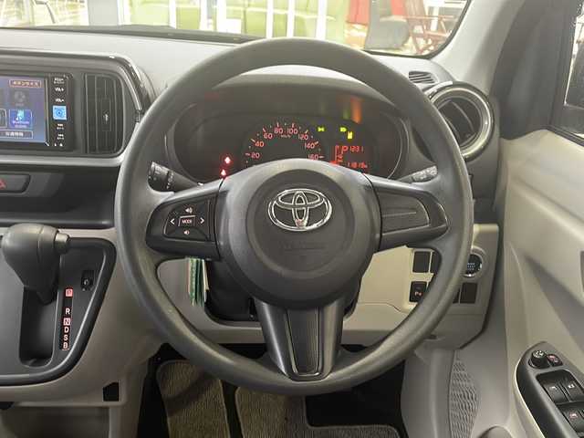 トヨタ パッソ X Lパッケージ 鳥取県 2023(令5)年 1.2万km ブライトシルバーM ワンオーナー/スマートキーx２個/プリクラッシュセーフティ/レーンデパーチャー/クリアランスソナー/オートハイビーム/ドライブレコーダー/純正メモリナビ/フルセグ・Bluetooth/バックカメラ/LEDヘッドライト/オートエアコン/オートライト/オートリトラクトミラー/スタットレス4本積込