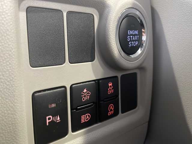 トヨタ パッソ X Lパッケージ 鳥取県 2023(令5)年 1.2万km ブライトシルバーM ワンオーナー/スマートキーx２個/プリクラッシュセーフティ/レーンデパーチャー/クリアランスソナー/オートハイビーム/ドライブレコーダー/純正メモリナビ/フルセグ・Bluetooth/バックカメラ/LEDヘッドライト/オートエアコン/オートライト/オートリトラクトミラー/スタットレス4本積込