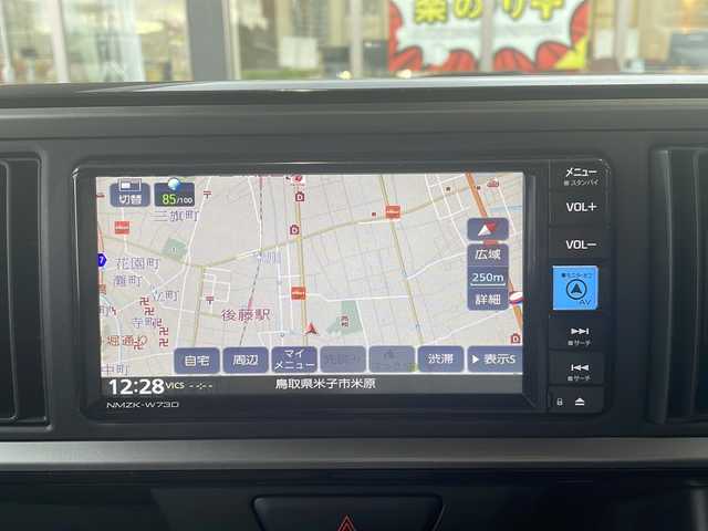 トヨタ パッソ X Lパッケージ 鳥取県 2023(令5)年 1.2万km ブライトシルバーM ワンオーナー/スマートキーx２個/プリクラッシュセーフティ/レーンデパーチャー/クリアランスソナー/オートハイビーム/ドライブレコーダー/純正メモリナビ/フルセグ・Bluetooth/バックカメラ/LEDヘッドライト/オートエアコン/オートライト/オートリトラクトミラー/スタットレス4本積込