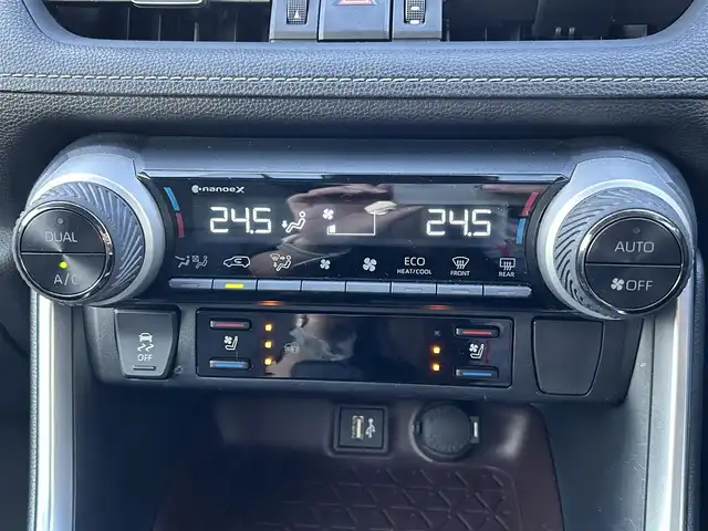 トヨタ ＲＡＶ４ G 島根県 2023(令5)年 5.7万km プラチナホワイトパールマイカ 登録時走行距離56734km/ワンオーナー/純正10.5インチナビ/フルセグTV/Bluetooth・AM・FM/全周囲カメラ/前席シートヒーター/前席エアーシート/運転席パワーシート/電動リアゲート/ETC2.0/ドライブレコーダー/レーダークルーズコントロール/衝突被害軽減ブレーキ/レーンキープアシスト/スマートキー(スペアキー×1)/LEDヘッドライト/フォグランプ/オートライト/純正18インチAW/禁煙車