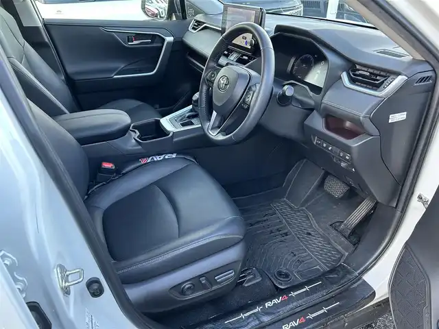 トヨタ ＲＡＶ４ G 島根県 2023(令5)年 5.7万km プラチナホワイトパールマイカ 登録時走行距離56734km/ワンオーナー/純正10.5インチナビ/フルセグTV/Bluetooth・AM・FM/全周囲カメラ/前席シートヒーター/前席エアーシート/運転席パワーシート/電動リアゲート/ETC2.0/ドライブレコーダー/レーダークルーズコントロール/衝突被害軽減ブレーキ/レーンキープアシスト/スマートキー(スペアキー×1)/LEDヘッドライト/フォグランプ/オートライト/純正18インチAW/禁煙車