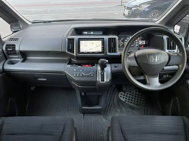 ホンダ ステップワゴン L 福岡県 2010(平22)年 12万km プレミアムホワイトパール 純正ナビ/（AM/FM/CD/DVD/USB/フルセグTV）/フリップダウンモニター/パーキングアシスト/純正フロアマット/ドライブレコーダー前（SD無し）/オートライト/フォグランプ/電格ミラー/取扱説明書/スペアキー×１