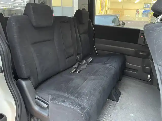 ホンダ ステップワゴン L 福岡県 2010(平22)年 12万km プレミアムホワイトパール 純正ナビ/（AM/FM/CD/DVD/USB/フルセグTV）/フリップダウンモニター/パーキングアシスト/純正フロアマット/ドライブレコーダー前（SD無し）/オートライト/フォグランプ/電格ミラー/取扱説明書/スペアキー×１