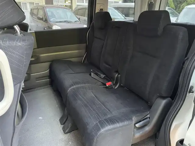 ホンダ ステップワゴン L 福岡県 2010(平22)年 12万km プレミアムホワイトパール 純正ナビ/（AM/FM/CD/DVD/USB/フルセグTV）/フリップダウンモニター/パーキングアシスト/純正フロアマット/ドライブレコーダー前（SD無し）/オートライト/フォグランプ/電格ミラー/取扱説明書/スペアキー×１