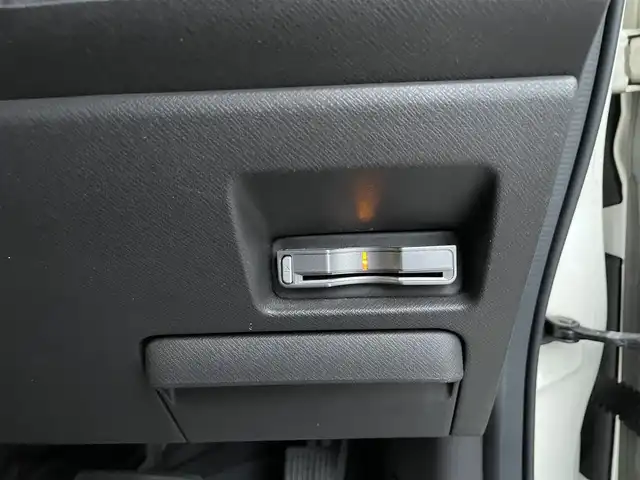 ホンダ ステップワゴン L 福岡県 2010(平22)年 12万km プレミアムホワイトパール 純正ナビ/（AM/FM/CD/DVD/USB/フルセグTV）/フリップダウンモニター/パーキングアシスト/純正フロアマット/ドライブレコーダー前（SD無し）/オートライト/フォグランプ/電格ミラー/取扱説明書/スペアキー×１