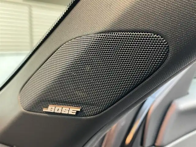 ホンダ シビック e:HEV 大阪府 2023(令5)年 0.5万km クリスタルブラックパール ワンオーナー/ホンダセンシング/・衝突軽減ブレーキシステム/・車線維持支援システム/・アダプティブクルーズコントロール/・トラフィックジャムアシスト/・オートハイビーム/・アダプティブドライビングビーム/純正ドライブレコーダー/純正9インチナビ/・Bluetooth/・フルセグTV/BOSEプレミアムサウンドシステム/バックカメラ/ブラインドスポットモニター/ビルトインETC2.0/置くだけ充電/革巻きステアリング/ステアリングスイッチ/パドルシフト/レザー×スウェードコンビシート/パワーシート（前席）/シートヒーター（前席）/純正LEDヘッドライト/フォグランプ/純正18インチアルミホイール/取扱説明書/保証書/記録簿R6.R7