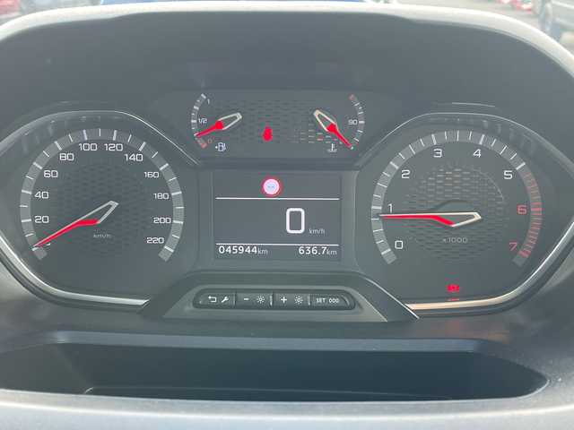 プジョー リフター GT 山形県 2021(令3)年 4.6万km ビアンカホワイト 禁煙車/ワンオーナー/純正オーディオナビ/・(Apple CarPlay/Android Auto/BT/USB)/PEUGEOTミラースクリーン/アクティブセーフティブレーキ/アクティブクルーズコントロール/レーンキープアシスト/アドバンスドグリップコントロール/ブラインドスポットモニターシステム/トラフィックサインインフォメーション/後方支援機能/ドライブモード(ノーマル/エコ)/ヒルディセントコントロール/ヒルスタートアシスタンス/ドライバーアテンションアラート/マルチパノラミックルーフ/オートヘッドライト/雨滴感知式オートーワイパー/インテリジェントハイビーム/ワイドバックアイカメラ/デットアングルカメラ(左前方)/自動防眩式ルームミラー(サイドカメラモニター付)/左右独立調整式オートエアコン/充電用USBソケット(2個：タッチスクリーン/センターコンソール)/革巻小径スポーツステアリングホイール/ETC/スペアキー/パドルシフト/純正AW17インチサマータイヤ積込