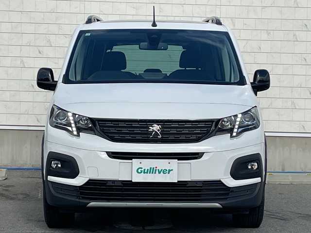 プジョー リフター GT 山形県 2021(令3)年 4.6万km ビアンカホワイト 禁煙車/ワンオーナー/純正オーディオナビ/・(Apple CarPlay/Android Auto/BT/USB)/PEUGEOTミラースクリーン/アクティブセーフティブレーキ/アクティブクルーズコントロール/レーンキープアシスト/アドバンスドグリップコントロール/ブラインドスポットモニターシステム/トラフィックサインインフォメーション/後方支援機能/ドライブモード(ノーマル/エコ)/ヒルディセントコントロール/ヒルスタートアシスタンス/ドライバーアテンションアラート/マルチパノラミックルーフ/オートヘッドライト/雨滴感知式オートーワイパー/インテリジェントハイビーム/ワイドバックアイカメラ/デットアングルカメラ(左前方)/自動防眩式ルームミラー(サイドカメラモニター付)/左右独立調整式オートエアコン/充電用USBソケット(2個：タッチスクリーン/センターコンソール)/革巻小径スポーツステアリングホイール/ETC/スペアキー/パドルシフト/純正AW17インチサマータイヤ積込