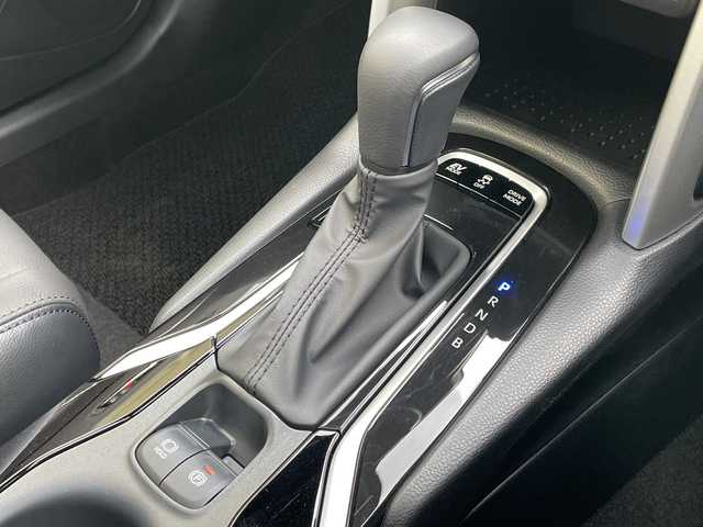 トヨタ カローラ クロス ハイブリッド Z 青森県 2025(令7)年 0.4万km プラチナホワイトパールマイカ 4WD/OP寒冷地仕様/OP純正10.5インチDオーディオプラスナビ・フルセグTV/Bluetooth・USB・Miracast/OPパノラミックビューモニター/OPパノラマルーフ/OPトヨタチームメイト/アドバンストパーク/パーキングサポートブレーキ/安心降車アシスト/ブラインドスポットモニター/セーフティセンス/プリクラッシュセーフティ/レーダークルーズコントロール/レーントレーシングアシスト/オートマチックハイビーム/ハーフレザーシート/運転席パワーシート/前席シートヒーター/ステアリングヒーター/パワーバックドア/純正前後ドライブレコーダー/純正ビルトインETC2.0/OP AC100V1500W/ワイパーデアイサー/LEDヘッドライト/LEDフォグランプ/LEDリアフォグランプ/純正18インチアルミ/ルーフレール