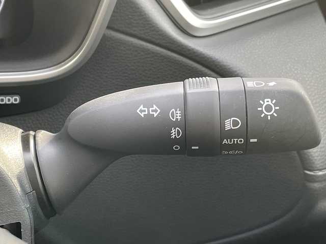 トヨタ カローラ クロス ハイブリッド Z 青森県 2025(令7)年 0.4万km プラチナホワイトパールマイカ 4WD/OP寒冷地仕様/OP純正10.5インチDオーディオプラスナビ・フルセグTV/Bluetooth・USB・Miracast/OPパノラミックビューモニター/OPパノラマルーフ/OPトヨタチームメイト/アドバンストパーク/パーキングサポートブレーキ/安心降車アシスト/ブラインドスポットモニター/セーフティセンス/プリクラッシュセーフティ/レーダークルーズコントロール/レーントレーシングアシスト/オートマチックハイビーム/ハーフレザーシート/運転席パワーシート/前席シートヒーター/ステアリングヒーター/パワーバックドア/純正前後ドライブレコーダー/純正ビルトインETC2.0/OP AC100V1500W/ワイパーデアイサー/LEDヘッドライト/LEDフォグランプ/LEDリアフォグランプ/純正18インチアルミ/ルーフレール