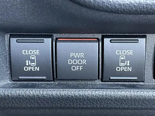 トヨタ シエンタ G 東京都 2024(令6)年 0.7万km グレイッシュブルー 純正ディスプレイオーディオ　/全周囲カメラ　/両側電動ドア　/ビルトインＥＴＣ　/追従クルコン　/純正ドラレコ　/トヨタセーフティセンス　/コーナーセンサー　/ＢＳＭ　/電動パーキング　/ＡＶＨ　/オートライト　/禁煙