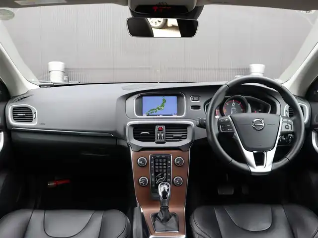 ボルボ Ｖ４０ D4 インスクリプション 長野県 2017(平29)年 3.6万km ワイン 黒革シート　/純正ナビ　/フルセグＴＶ　/バックカメラ　/ＡＣＣ　/衝突軽減ブレーキ　/ＬＫＡ　/ＢＳＭ　/パークセンサー　/ｈａｒｍａｎ／ｋａｒｄｏｎサウンド　/パワーシート／ヒーター　/純正１７ＡＷ　/ＬＥＤライト/スマートキー