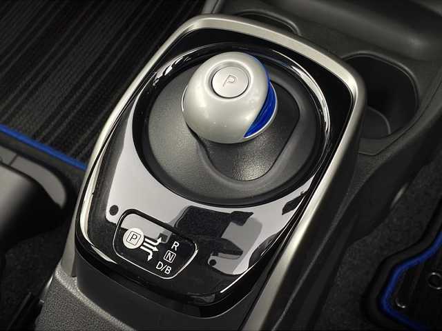 日産 ノート e－パワー X 新潟県 2018(平30)年 4万km ガーネットレッド 純正メモリナビ/　フルセグTV/Bluetooth/CD/DVD/衝突被害軽減ブレーキ/レーンキープアシスト/前後コーナーセンサー/ドライブレコーダー/バックモニター/ETC/横滑り防止装置/禁煙車/オートライト/フロアマット/プッシュスタート