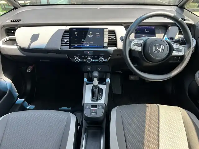 ホンダ フィット クロスター 奈良県 2020(令2)年 0.4万km プラチナホワイトパール ９インチプレミアインターナビ　/フルセグテレビ　/bluetooth/純正ドライブレコーダー前後　/バックカメラ　/ホンダセンシング　/コーナーセンサー前後　/追従クルーズコントロール/レーンキープアシスト/2トーン　/純正アルミホイール　/純正フロアマット　/カーテンエアバッグ/LEDヘッドライト/USBポート　/スペアキー