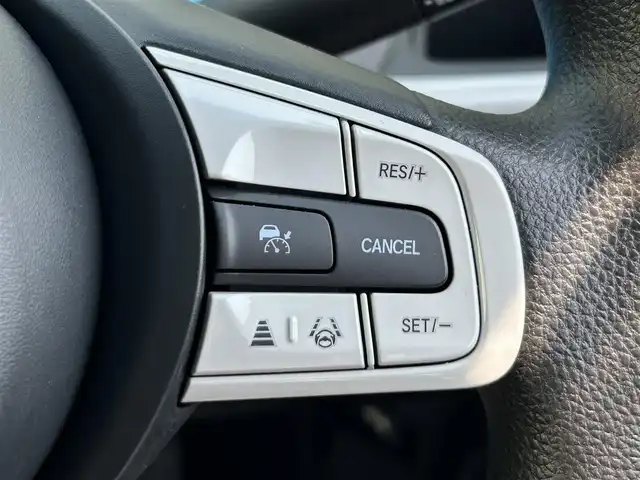 ホンダ フィット クロスター 奈良県 2020(令2)年 0.4万km プラチナホワイトパール ９インチプレミアインターナビ　/フルセグテレビ　/bluetooth/純正ドライブレコーダー前後　/バックカメラ　/ホンダセンシング　/コーナーセンサー前後　/追従クルーズコントロール/レーンキープアシスト/2トーン　/純正アルミホイール　/純正フロアマット　/カーテンエアバッグ/LEDヘッドライト/USBポート　/スペアキー
