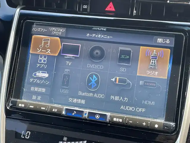 トヨタ ハリアー ハイブリッド プレミアム 道央・札幌 2017(平29)年 6.9万km ホワイトパールクリスタルシャイン ・４WD/・ワンオーナー/・衝突軽減ブレーキ/・アルパインナビ/　CD＆DVD＆BT＆TV/・バックカメラ/・ハーフレザーシート/・パワーシート/・パワーバックドア/・コーナーセンサー/・レーンキープアシスト/・レーダークルーズコントロール/・前後ドライブレコーダー/・オートライト/・オートエアコン/・ミラーヒーター/・オートリトラミラー/・オートハイビーム/・ビルトインETC/・MT付きAT/・レインセンサーワイパー/・プッシュスタート/・スマートキー/・ハンズフリー/・ステアリングスイッチ/・純正フロアマット/・ドアバイザー/・ウィンカーミラー/・フォグライト/・LEDヘッドライト/・スペアキー