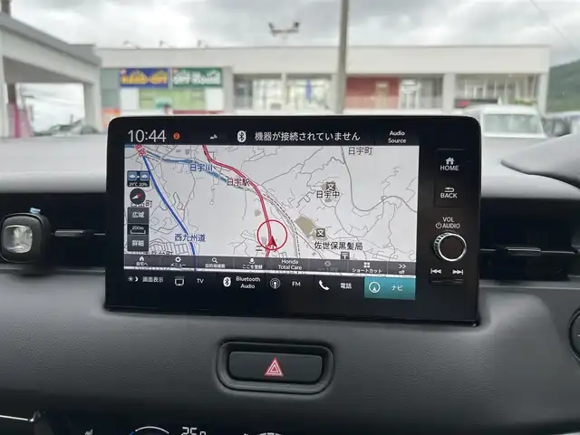 ホンダ ヴェゼル ハイブリッド e:HEV Z 長崎県 2023(令5)年 1.3万km メテオロイドグレーメタリック ワンオーナー/プッシュスタート/保証書/取扱説明書/スマートキー/渋滞追従機能付きアダプティブクルーズコントロール/Hondaコネクトディスプレイ(BT/AM/FM/フルセグ/ナビ)/USB入力端子/ETC2.0/ワイヤレス充電/バックカメラ/純正フロアマット/純正18インチアルミホイール/運転席・助手席シートヒーター/ABS/VSA(ビークルスタビリティアシスト)/LKAS(車線維持支援システム)/イモビライザーシステム/衝突軽減ブレーキ/前後ソナーセンサー/ヒルディセントコントロール/ドライブモードセレクト/パワーテールゲート/パドルシフト/オートライト/オートハイビーム
