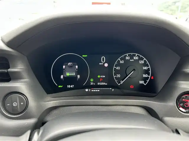 ホンダ ヴェゼル ハイブリッド e:HEV Z 長崎県 2023(令5)年 1.3万km メテオロイドグレーメタリック ワンオーナー/プッシュスタート/保証書/取扱説明書/スマートキー/渋滞追従機能付きアダプティブクルーズコントロール/Hondaコネクトディスプレイ(BT/AM/FM/フルセグ/ナビ)/USB入力端子/ETC2.0/ワイヤレス充電/バックカメラ/純正フロアマット/純正18インチアルミホイール/運転席・助手席シートヒーター/ABS/VSA(ビークルスタビリティアシスト)/LKAS(車線維持支援システム)/イモビライザーシステム/衝突軽減ブレーキ/前後ソナーセンサー/ヒルディセントコントロール/ドライブモードセレクト/パワーテールゲート/パドルシフト/オートライト/オートハイビーム