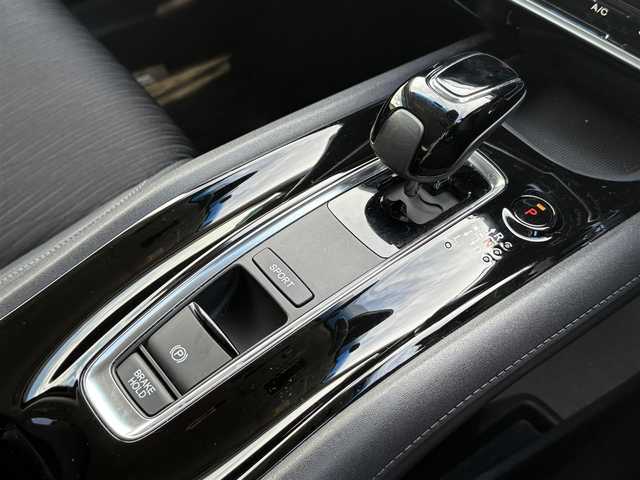 ホンダ ヴェゼル ハイブリッド Z ホンダセンシング 徳島県 2018(平30)年 2.6万km ミッドナイトブルービームM 純正SDナビ　VXM-195VFi/　BT/DISC/AM/FM/HDMI/フルセグ/ドライブレコーダー　DRV-410/バックカメラ/ビルトインETC/オートブレーキホールド/ワイパーデアイサー/パドルシフト/フォグライト/SPORT　MODE/追従式クルーズコントロール/ハーフレザーシート/前席シートヒーター/前席エアーシート/ドアバイザー/E CON/近距離衝突軽減ブレーキ