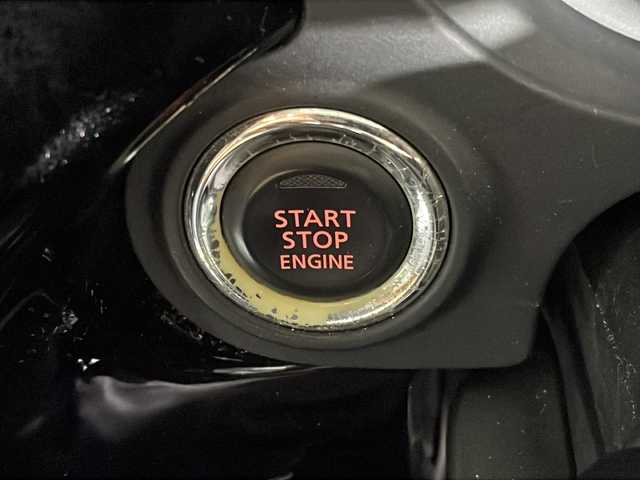 三菱 アウトランダー 20G セーフティパッケージ 沖縄県 2016(平28)年 9.3万km アメジストブラック 禁煙車/社外７インチナビ/（ＢＴ，ＣＤ／ＤＶＤ，ＡＭ／ＦＭ）　/７人乗り　/クルーズコントロール　/ルーフレール　/ＥＴＣ　/パドルシフト　/フロアマット　/純正１８インチアルミホイール　/ＬＤＷ(車線逸脱警報システム)　/ＦＣＭ(衝突被害軽減ブレーキ)　/スペアキー