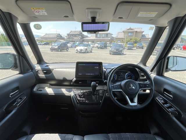 三菱 デリカミニ T プレミアム 熊本県 2024(令6)年 0.5万km アメジストブラック/シルキーホワイト 純正ディスプレイオーディオ/・AM/FM/USB/iPod/HDMI/BT/・AppleCarPlay/AndroidAuto/全周囲カメラ/・フロント/サイド/バック/衝突被害軽減ブレーキ/車線逸脱警報/MI-PILOT/先行車発進お知らせ機能/標識認識機能/道路標識認識機能/ふらつき警報/レーダークルーズコントロール/前後コーナーセンサー/革巻きステアリング/・ステアリングリモコン/・ステアリングヒーター/・パドルシフト/オートライト/・LEDライト/・フォグランプ/・ヘッドライトレベライザー/ハーフレザーシート/・D/N席シートヒーター/インテリジェントルームミラー/電動格納ミラー/・ウィンカーミラー/電動サイドブレーキ/・オートホールドボタン/ETC/純正フロアマット/純正アルミホイール/スマートキー