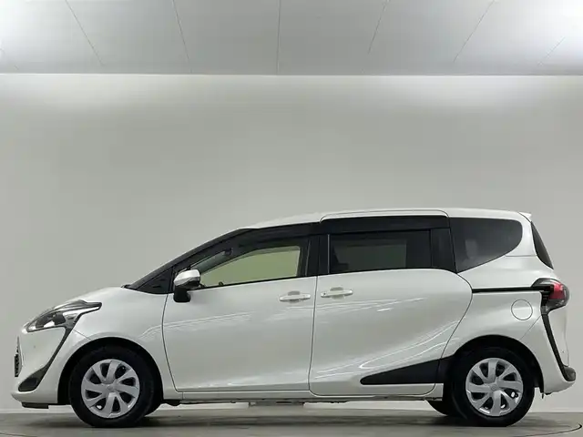 トヨタ シエンタ G クエロ 埼玉県 2018(平30)年 7.1万km ホワイトパールクリスタルシャイン 禁煙　純正ナビ　Ｂカメラ　温シート　両側電動　オートハイビーム　コーナーセンサー　レーンキープアシスト 衝突軽減システム　ハーフレザーシート　Ｂｌｕｅｔｏｏｔｈ　ＥＴＣ２．０ 純正フロアマット