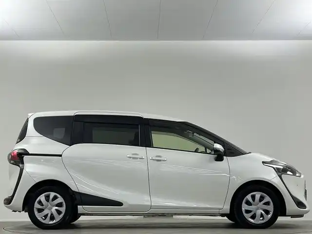 トヨタ シエンタ G クエロ 埼玉県 2018(平30)年 7.1万km ホワイトパールクリスタルシャイン 禁煙　純正ナビ　Ｂカメラ　温シート　両側電動　オートハイビーム　コーナーセンサー　レーンキープアシスト 衝突軽減システム　ハーフレザーシート　Ｂｌｕｅｔｏｏｔｈ　ＥＴＣ２．０ 純正フロアマット