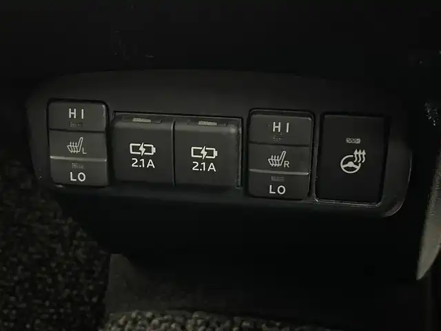 トヨタ シエンタ G クエロ 埼玉県 2018(平30)年 7.1万km ホワイトパールクリスタルシャイン 禁煙　純正ナビ　Ｂカメラ　温シート　両側電動　オートハイビーム　コーナーセンサー　レーンキープアシスト 衝突軽減システム　ハーフレザーシート　Ｂｌｕｅｔｏｏｔｈ　ＥＴＣ２．０ 純正フロアマット