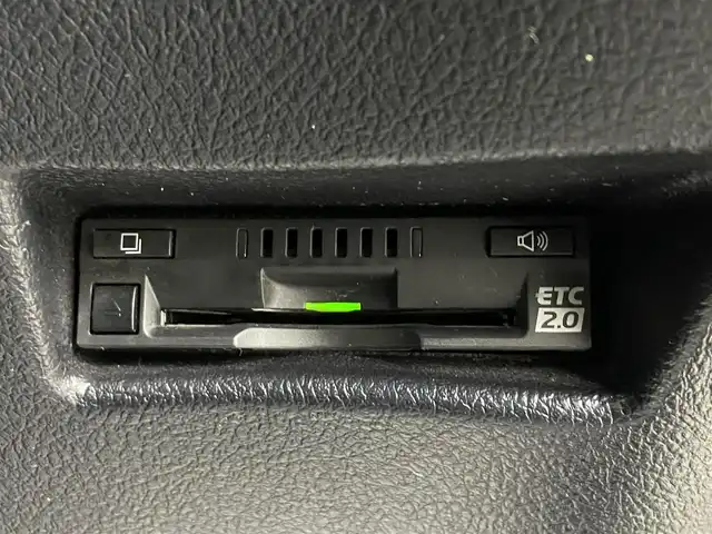 トヨタ シエンタ G クエロ 埼玉県 2018(平30)年 7.1万km ホワイトパールクリスタルシャイン 禁煙　純正ナビ　Ｂカメラ　温シート　両側電動　オートハイビーム　コーナーセンサー　レーンキープアシスト 衝突軽減システム　ハーフレザーシート　Ｂｌｕｅｔｏｏｔｈ　ＥＴＣ２．０ 純正フロアマット