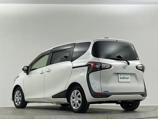 トヨタ シエンタ G クエロ 埼玉県 2018(平30)年 7.1万km ホワイトパールクリスタルシャイン 禁煙　純正ナビ　Ｂカメラ　温シート　両側電動　オートハイビーム　コーナーセンサー　レーンキープアシスト 衝突軽減システム　ハーフレザーシート　Ｂｌｕｅｔｏｏｔｈ　ＥＴＣ２．０ 純正フロアマット