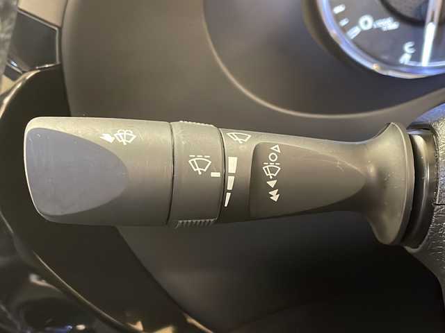 トヨタ ハイラックス Z 道央・札幌 2022(令4)年 7万km スーパーホワイトⅡ 4WD/ディーゼルターボ/社外ナビ　MDV-D7088T/ （フルセグ/Bluetooth/CD/DVD)/バックカメラ/衝突軽減ブレーキ/レーンキープアシスト/レーダークルーズコントロール/前後コーナーセンサー/前後ドライブレコーダー/ETC/LEDヘッドライト/リアデフロック/ステアリングスイッチ/純正AWサマータイヤ積み込み/アイドリングストップ/保証書/取扱説明書