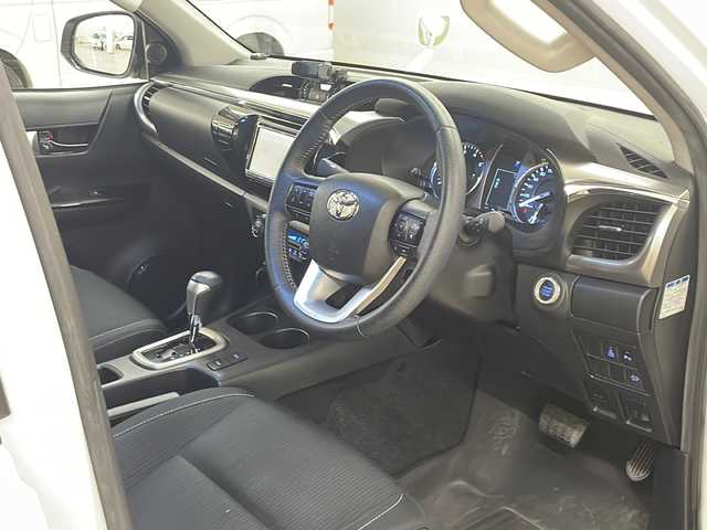 トヨタ ハイラックス Z 道央・札幌 2022(令4)年 7万km スーパーホワイトⅡ 4WD/ディーゼルターボ/社外ナビ　MDV-D7088T/ （フルセグ/Bluetooth/CD/DVD)/バックカメラ/衝突軽減ブレーキ/レーンキープアシスト/レーダークルーズコントロール/前後コーナーセンサー/前後ドライブレコーダー/ETC/LEDヘッドライト/リアデフロック/ステアリングスイッチ/純正AWサマータイヤ積み込み/アイドリングストップ/保証書/取扱説明書