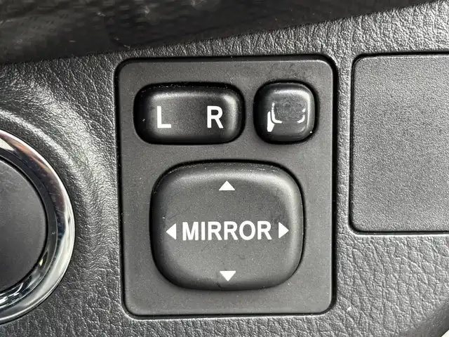 トヨタ ヴィッツ RS 宮城県 2015(平27)年 6.4万km スーパーホワイトⅡ 登録時走行距離63289km/純正ナビ/フルセグTV/CD/DVD/Bluetooth/プリクラッシュセーフティ/レーンディパーチャーアラート/オートハイビーム/パドルシフト/革巻きステアリング/プッシュスタート/スマートキー/LEDヘッドライト/フォグランプ/オートライト/ドアバイザー/横滑り防止装置