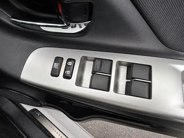 トヨタ ヴィッツ RS 宮城県 2015(平27)年 6.4万km スーパーホワイトⅡ 登録時走行距離63289km/純正ナビ/フルセグTV/CD/DVD/Bluetooth/プリクラッシュセーフティ/レーンディパーチャーアラート/オートハイビーム/パドルシフト/革巻きステアリング/プッシュスタート/スマートキー/LEDヘッドライト/フォグランプ/オートライト/ドアバイザー/横滑り防止装置