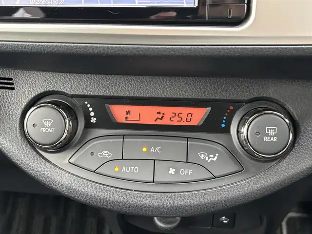 トヨタ ヴィッツ RS 宮城県 2015(平27)年 6.4万km スーパーホワイトⅡ 登録時走行距離63289km/純正ナビ/フルセグTV/CD/DVD/Bluetooth/プリクラッシュセーフティ/レーンディパーチャーアラート/オートハイビーム/パドルシフト/革巻きステアリング/プッシュスタート/スマートキー/LEDヘッドライト/フォグランプ/オートライト/ドアバイザー/横滑り防止装置