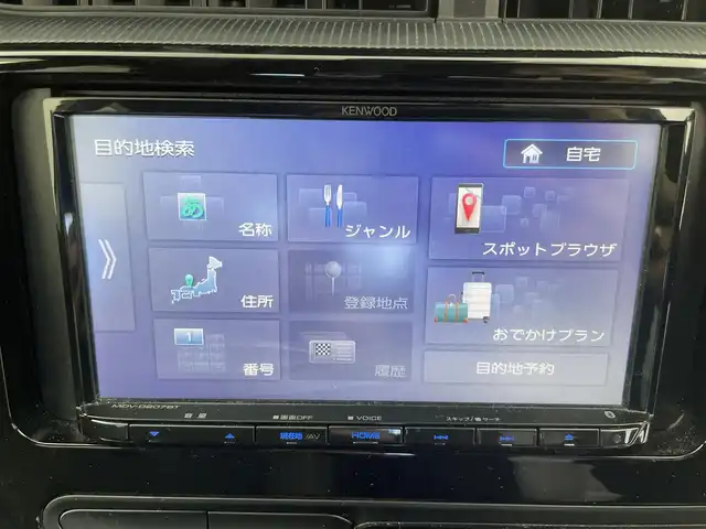 トヨタ アクア クロスオーバー グラム 富山県 2020(令2)年 5.4万km ホワイトパールクリスタルシャイン 社外ナビ/（ＣＤ　ＦＭ　ＡＭ　Ｂｌｕｅｔｏｏｔｈ）/バックカメラ/コーナーセンサー/ＥＴＣ/衝突被害軽減システム/レーンアシスト/横滑り防止システム/プッシュスタート/スマートキー×２/電動格納ミラー/社外フロアマット/社外アルミホイール/ドアバイザー