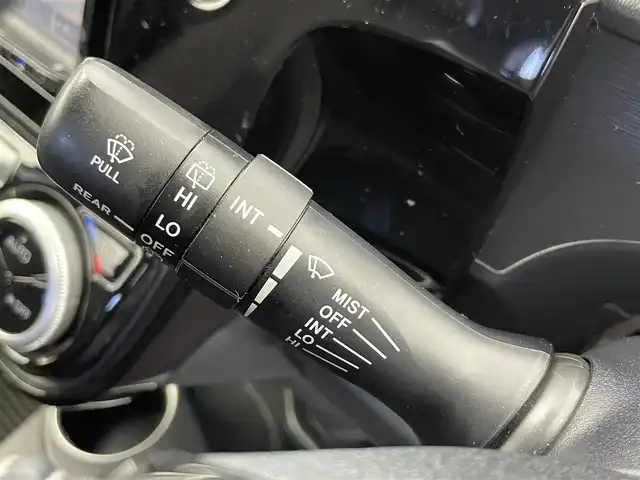 トヨタ アクア クロスオーバー グラム 富山県 2020(令2)年 5.4万km ホワイトパールクリスタルシャイン 社外ナビ/（ＣＤ　ＦＭ　ＡＭ　Ｂｌｕｅｔｏｏｔｈ）/バックカメラ/コーナーセンサー/ＥＴＣ/衝突被害軽減システム/レーンアシスト/横滑り防止システム/プッシュスタート/スマートキー×２/電動格納ミラー/社外フロアマット/社外アルミホイール/ドアバイザー