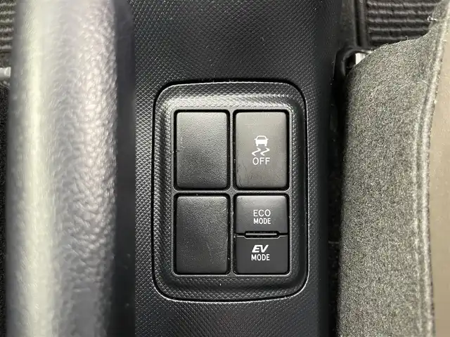 トヨタ アクア クロスオーバー グラム 富山県 2020(令2)年 5.4万km ホワイトパールクリスタルシャイン 社外ナビ/（ＣＤ　ＦＭ　ＡＭ　Ｂｌｕｅｔｏｏｔｈ）/バックカメラ/コーナーセンサー/ＥＴＣ/衝突被害軽減システム/レーンアシスト/横滑り防止システム/プッシュスタート/スマートキー×２/電動格納ミラー/社外フロアマット/社外アルミホイール/ドアバイザー