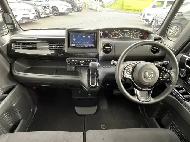 ホンダ Ｎ ＢＯＸ カスタム L 福岡県 2021(令3)年 3.2万km プラチナホワイトパール 社外carrozzeria7インチナビ/　（CD/DVD/SD/FM/AM/iPod/USB/ワンセグ/交通情報）/ホンダセンシング/　・横滑り防止装置/　・レーンキープアシスト/　・衝突軽減システム/　・クリアランスソナー/クルーズコントロール（追従走行有）/片側パワースライドドア/ETC/シートヒーター（運転席＋助手席）/オートライト/電格ミラー/ISOFIX/ECON/プッシュスタート/電格ミラー/純正マット