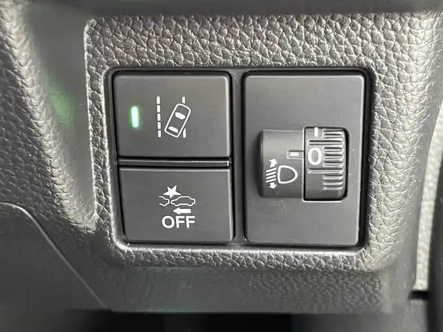 ホンダ Ｎ ＢＯＸ カスタム L 福岡県 2021(令3)年 3.2万km プラチナホワイトパール 社外carrozzeria7インチナビ/　（CD/DVD/SD/FM/AM/iPod/USB/ワンセグ/交通情報）/ホンダセンシング/　・横滑り防止装置/　・レーンキープアシスト/　・衝突軽減システム/　・クリアランスソナー/クルーズコントロール（追従走行有）/片側パワースライドドア/ETC/シートヒーター（運転席＋助手席）/オートライト/電格ミラー/ISOFIX/ECON/プッシュスタート/電格ミラー/純正マット