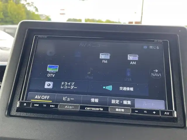 ホンダ Ｎ ＢＯＸ カスタム L 福岡県 2021(令3)年 3.2万km プラチナホワイトパール 社外carrozzeria7インチナビ/　（CD/DVD/SD/FM/AM/iPod/USB/ワンセグ/交通情報）/ホンダセンシング/　・横滑り防止装置/　・レーンキープアシスト/　・衝突軽減システム/　・クリアランスソナー/クルーズコントロール（追従走行有）/片側パワースライドドア/ETC/シートヒーター（運転席＋助手席）/オートライト/電格ミラー/ISOFIX/ECON/プッシュスタート/電格ミラー/純正マット