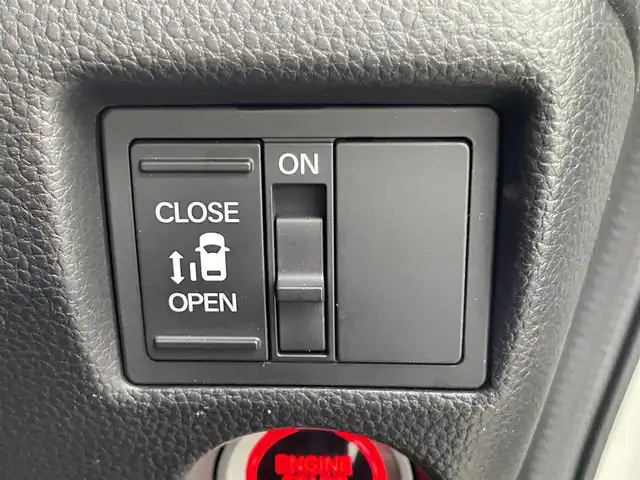 ホンダ Ｎ ＢＯＸ カスタム L 福岡県 2021(令3)年 3.2万km プラチナホワイトパール 社外carrozzeria7インチナビ/　（CD/DVD/SD/FM/AM/iPod/USB/ワンセグ/交通情報）/ホンダセンシング/　・横滑り防止装置/　・レーンキープアシスト/　・衝突軽減システム/　・クリアランスソナー/クルーズコントロール（追従走行有）/片側パワースライドドア/ETC/シートヒーター（運転席＋助手席）/オートライト/電格ミラー/ISOFIX/ECON/プッシュスタート/電格ミラー/純正マット