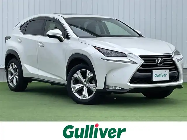 レクサス ＮＸ 200t バージョンL 香川県 2015(平27)年 3万km ソニッククォーツ 純正ナビ/→AM/FM/CD/DVD/Bluetooth/フルセグTV/サンルーフ/シートヒーター/エアシート/レーダークルーズコントロール/レーンキープアシスト/衝突軽減ブレーキ/ハンドルヒーター/バックカメラ/コーナーセンサー/パワーバックドア/パワーシート/メモリーシート/三眼LEDヘッドライト/レザーシート/ステアリングスイッチ/スマートキー/スペアキー×1/プッシュスタート/純正フロアマット/パドルシフト