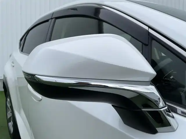 レクサス ＮＸ 200t バージョンL 香川県 2015(平27)年 3万km ソニッククォーツ 純正ナビ/→AM/FM/CD/DVD/Bluetooth/フルセグTV/サンルーフ/シートヒーター/エアシート/レーダークルーズコントロール/レーンキープアシスト/衝突軽減ブレーキ/ハンドルヒーター/バックカメラ/コーナーセンサー/パワーバックドア/パワーシート/メモリーシート/三眼LEDヘッドライト/レザーシート/ステアリングスイッチ/スマートキー/スペアキー×1/プッシュスタート/純正フロアマット/パドルシフト