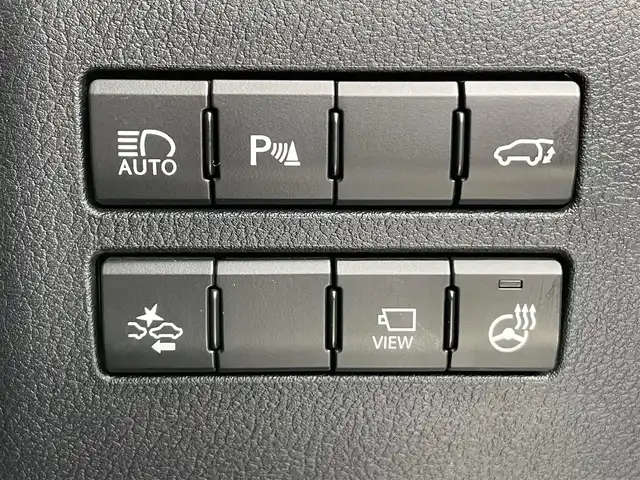 レクサス ＮＸ 200t バージョンL 香川県 2015(平27)年 3万km ソニッククォーツ 純正ナビ/→AM/FM/CD/DVD/Bluetooth/フルセグTV/サンルーフ/シートヒーター/エアシート/レーダークルーズコントロール/レーンキープアシスト/衝突軽減ブレーキ/ハンドルヒーター/バックカメラ/コーナーセンサー/パワーバックドア/パワーシート/メモリーシート/三眼LEDヘッドライト/レザーシート/ステアリングスイッチ/スマートキー/スペアキー×1/プッシュスタート/純正フロアマット/パドルシフト