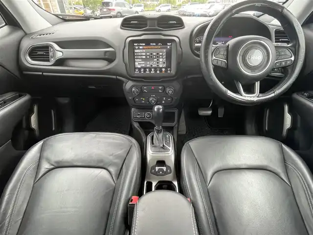 クライスラー・ジープ ジープ レネゲード リミテッド 静岡県 2020(令2)年 4.2万km 黒 UconnectナビフルセグTV Bluetooth CarPlay対応/バックカメラ/ブラックレザーシート シートヒーター /ステアリングヒーター/衝突軽減ブレーキACC/レーンセンスBSM/TOYOホワイトレターATタイヤ215/60/17/ルーフラック キャリア/LEDヘッドライト/フォグランプ/レインセンサー /スマートキー/DSRCETC