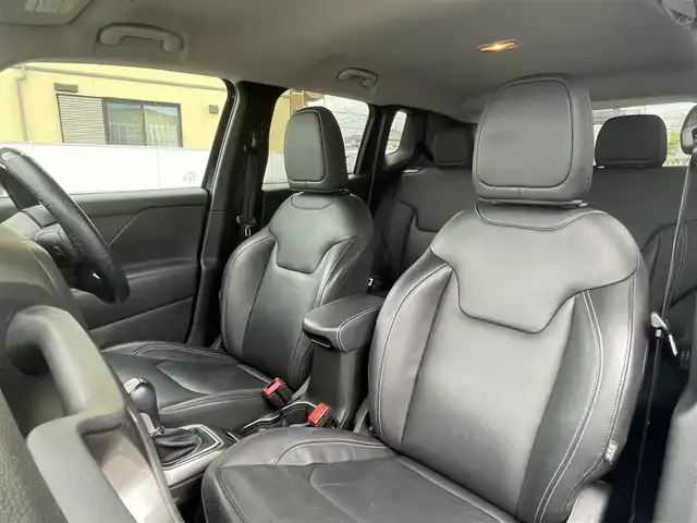 クライスラー・ジープ ジープ レネゲード リミテッド 静岡県 2020(令2)年 4.2万km 黒 UconnectナビフルセグTV Bluetooth CarPlay対応/バックカメラ/ブラックレザーシート シートヒーター /ステアリングヒーター/衝突軽減ブレーキACC/レーンセンスBSM/TOYOホワイトレターATタイヤ215/60/17/ルーフラック キャリア/LEDヘッドライト/フォグランプ/レインセンサー /スマートキー/DSRCETC